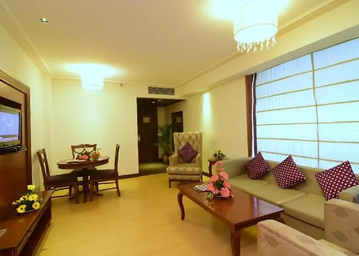 Chanakya Bnr Hotel